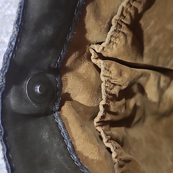 Particia Nash crossbody hobo puse - Picture 10 of 13